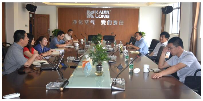 �򽭾��ü�����������ί������Ѧ��һ��ǰ�����˹��ʴ�������ι۽Ӽ�