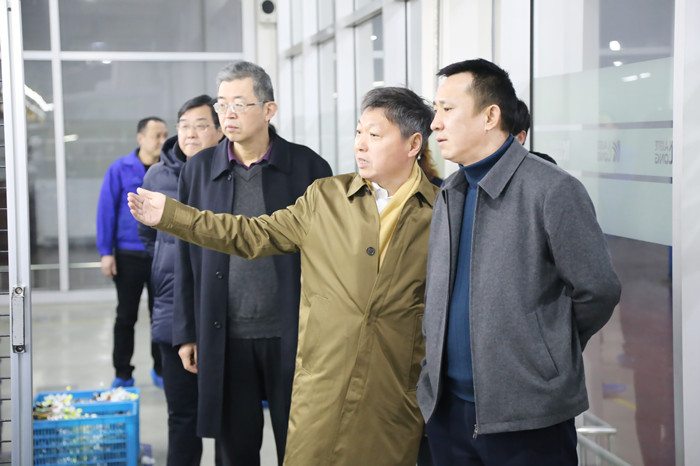 Ǯ�Ž�·����ί���������һ�й��ٺ��˹��ʴ����߿��쵼����